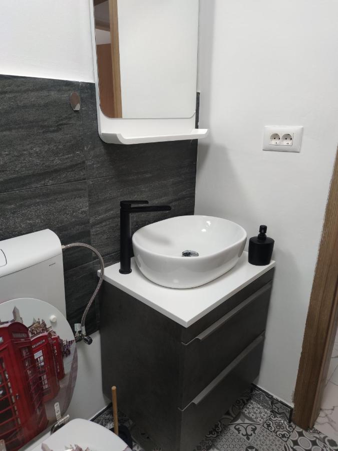 Apartman M&M'S Lejlighed Karlovac Eksteriør billede